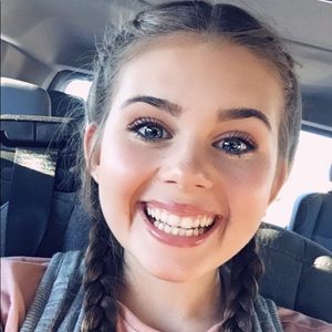 Meet your Posher, Ester